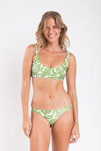 Load image into Gallery viewer, Model Front: Rio De Sol Set Set Flow Bliss Mia