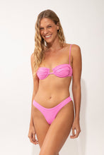 Load image into Gallery viewer, Model Front: Rio De Sol Top Top Crespinho-Rosa Zaya