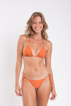 Load image into Gallery viewer, Model Front: Rio De Sol Bottom Bottom Ocre Lacinho