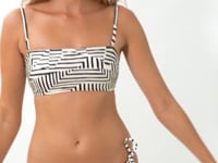 Load and play video in Gallery viewer, Video: Rio De Sol Top Top Collage Bandeau-Reto