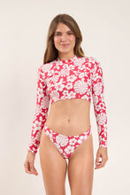 Load image into Gallery viewer, Model Front: Rio De Sol Top Top Pua-Hibiscus Reef
