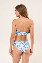 Load image into Gallery viewer, Model Back: Wednesday In Hawaii By Rio De Sol Top Top Pua-Pacifica Lani
