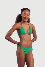 Load image into Gallery viewer, Model Front: Rio De Sol Set Set Tambourine Tri-Inv Ibiza
