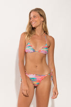 Load image into Gallery viewer, Model Front: Rio De Sol Set Set River Frufru-Comfy
