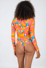 Load image into Gallery viewer, Model Back: Rio De Sol Top Top Orange-Bloom Rash-Guard
