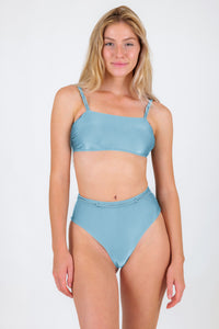 Model Front: Rio De Sol Bottom Bottom Mirante Hotpants