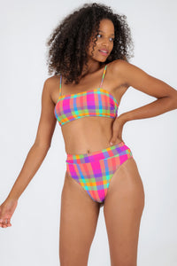 Model Front: Rio De Sol Bottom Bottom Tulip-Garden Hotpant-Cos