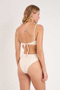 Model Back: Rio De Sol Top Top Malibu-Natural Bandeau-Iris