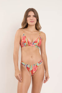 Model Front: Rio De Sol Top Top Sea-Bloom Paola
